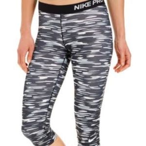 nike floral camo capri